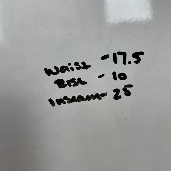 Old Navy‎ Woman's Sz 12 Light Wash Boyfriend Straight Distressed Raw Hem Jeans - Picture 10 of 10